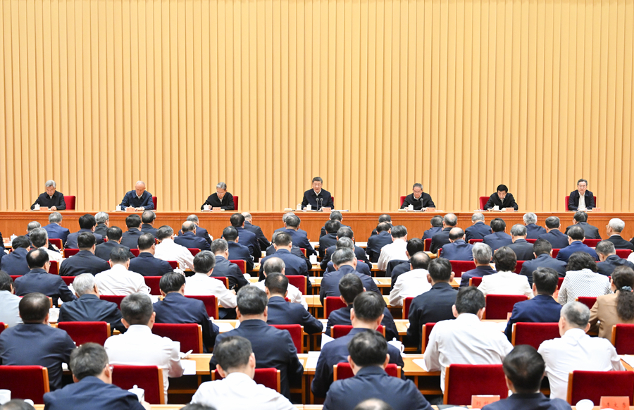10月12日至13日,全国卫生与健康大会在北京召开。中共中央总书记、国家主席、中央军委主席习近平出席会议并发表重要讲话。李强、赵乐际、王沪宁、蔡奇、丁薛祥、李希出席会议。
