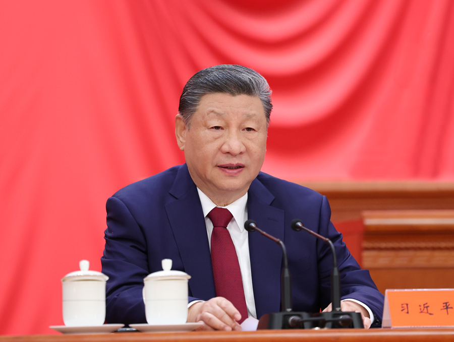   10月22日，纪念中国工农红军长征胜利90周年大会在北京人民大会堂隆重举行。中共中央总书记、国家主席、中央军委主席习近平发表重要讲话。